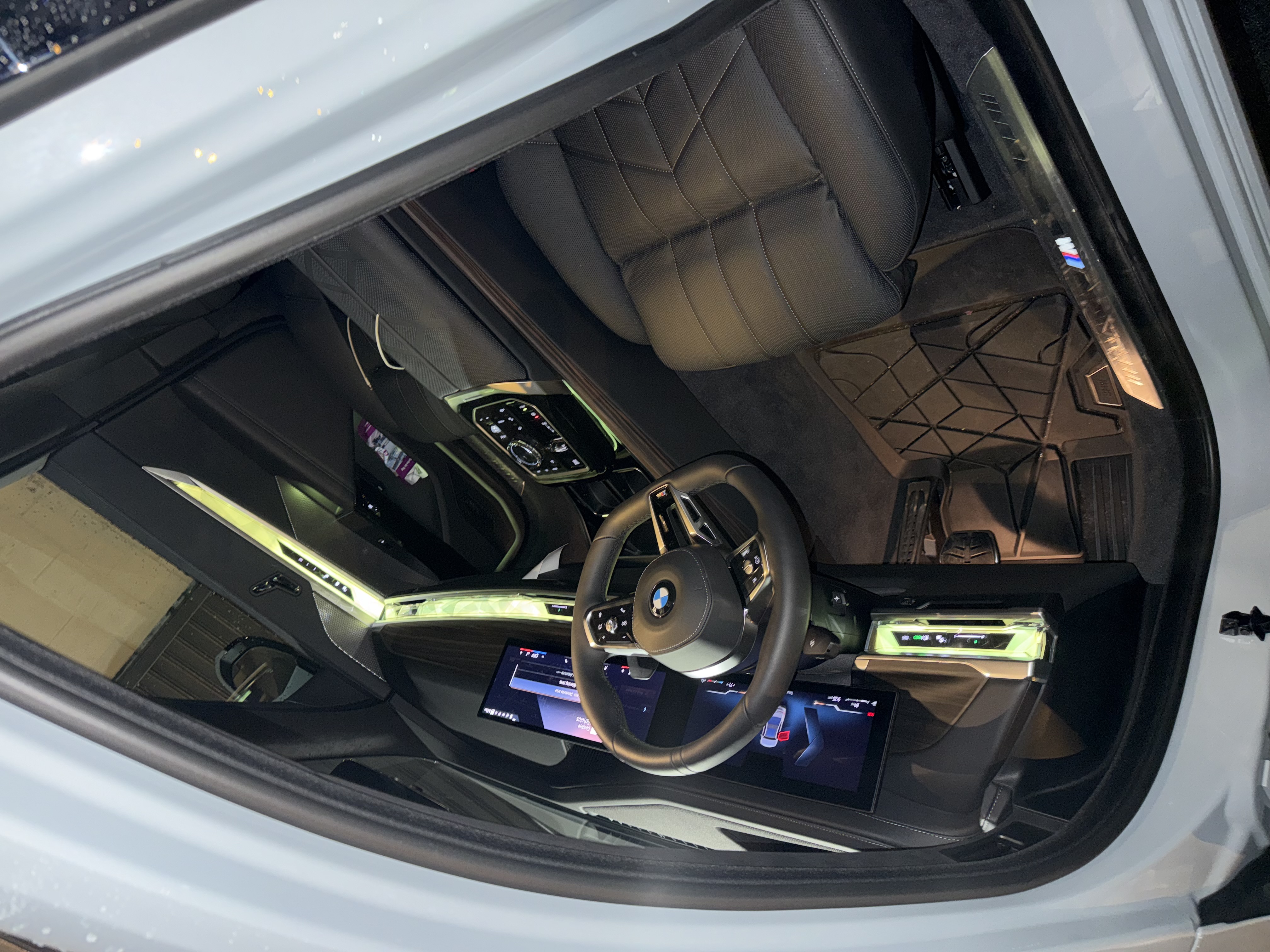 BMW 760 — photo 2