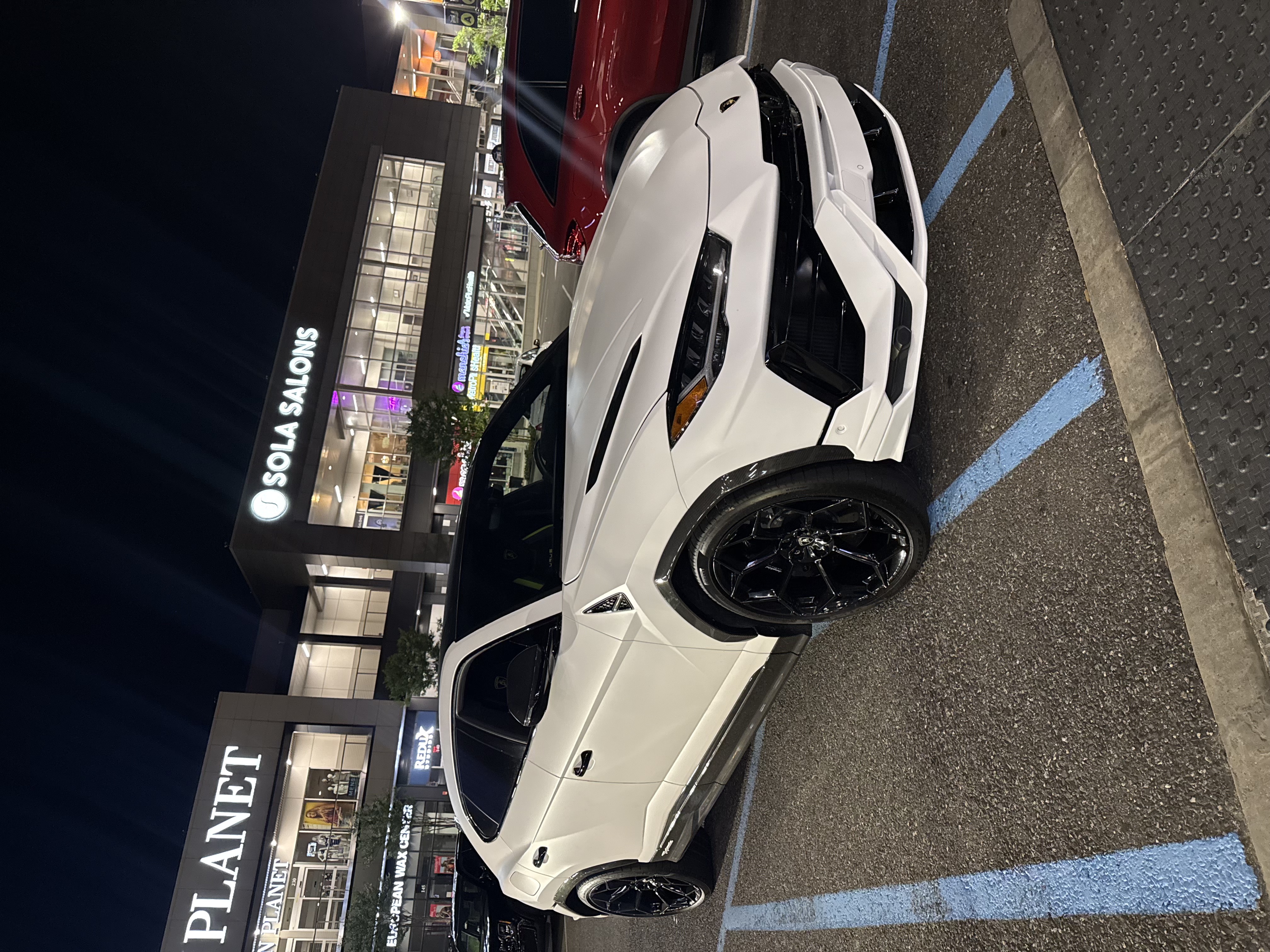 2026 Lamborghini Urus — photo 1