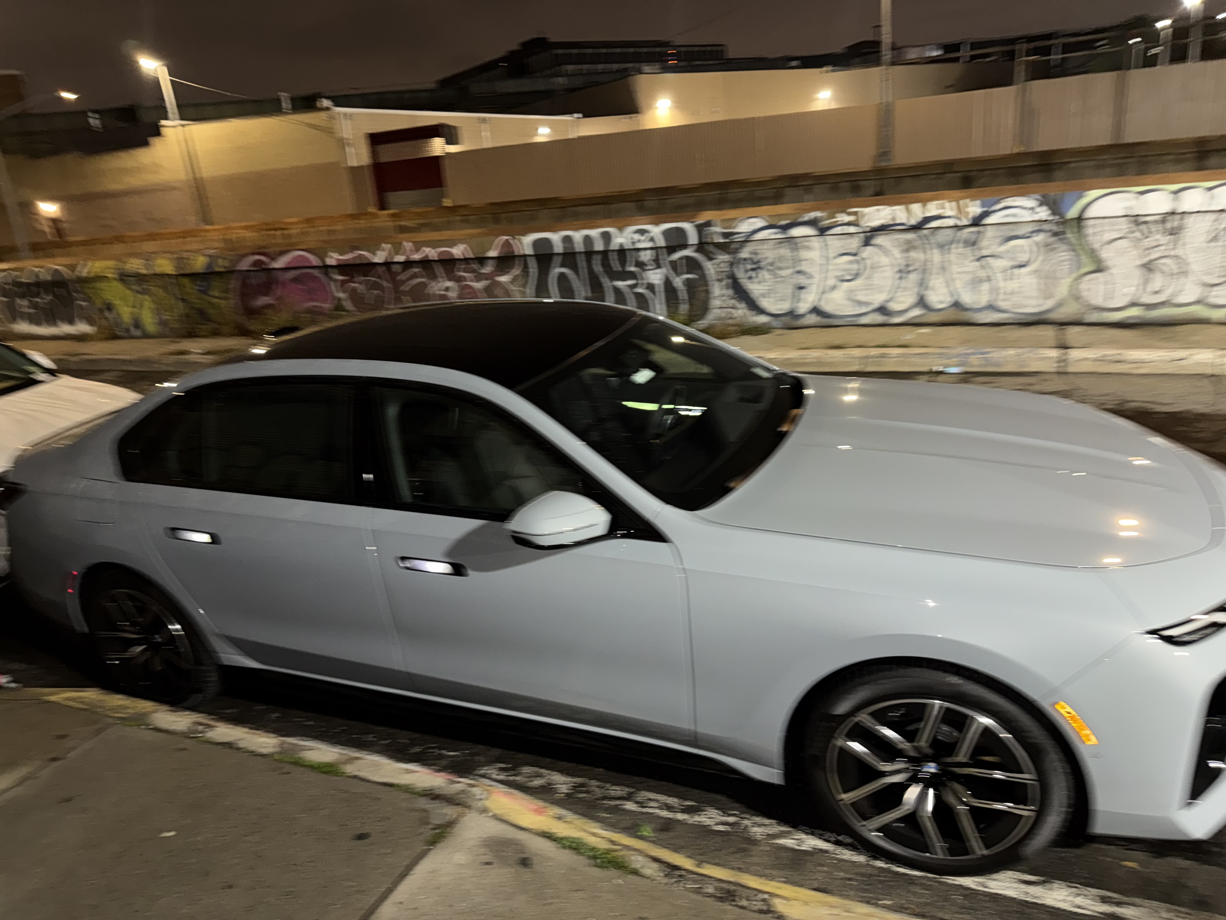 BMW 760 — photo 5