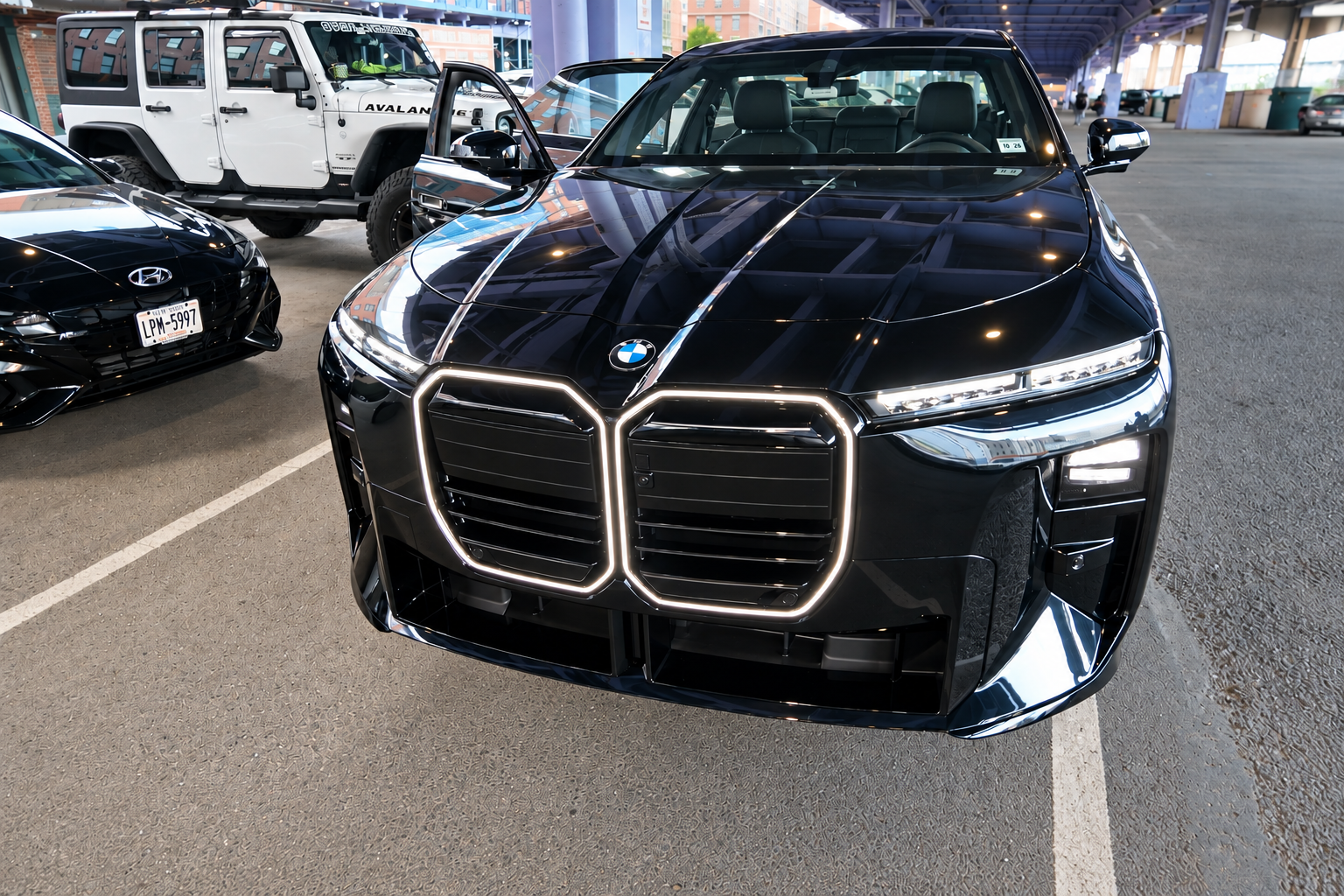 BMW 740 — photo 1