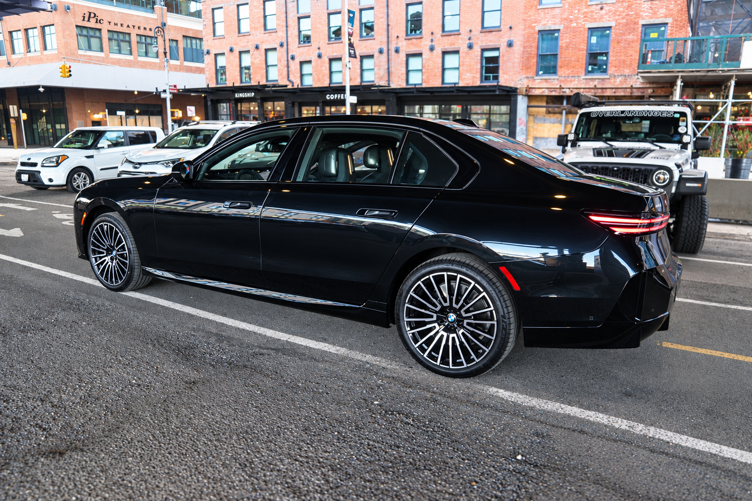 BMW 740 — photo 3